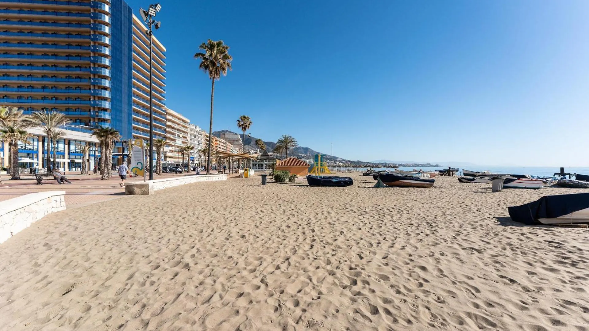 Malagasuite Fuengirola Beach & Sun